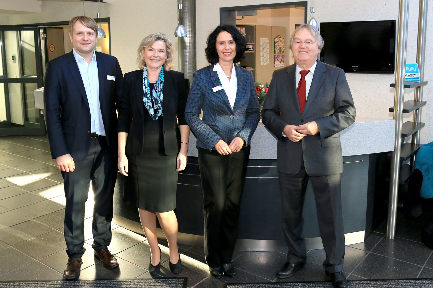 Image: (from left to right): Bitkom Division Manager Felix Zimmermann, Managing Director Anke Höfer, the CDU-representative of the Bundestag Elisabeth Winkelmeier-Becker and Board Member Hans-Jürgen Niemeier Image: (from left to right): Bitkom Division Manager Felix Zimmermann, Managing Director Anke Höfer, the CDU-representative of the Bundestag Elisabeth Winkelmeier-Becker and Board Member Hans-Jürgen Niemeier