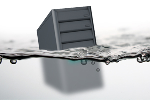 Bild: Data Leakage Prevention - Rechner geht in Wasser unter Bild: Data Leakage Prevention - Rechner geht in Wasser unter
