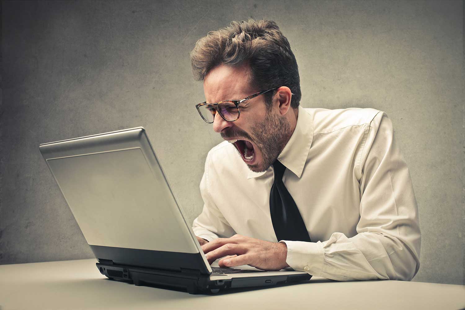 CONET Kampagne SharePoint Verzweiflung am Rechner CONET Kampagne SharePoint Verzweiflung am Rechner