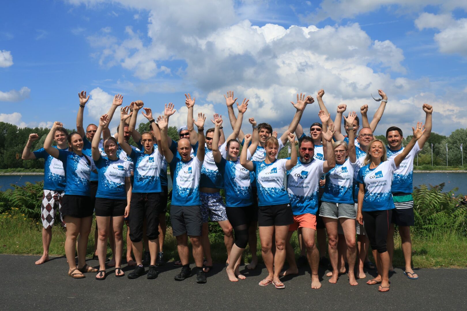 CONET beim Drachenboot-Festival auf dem Fühlinger See in Köln - So sehen Sieger aus!