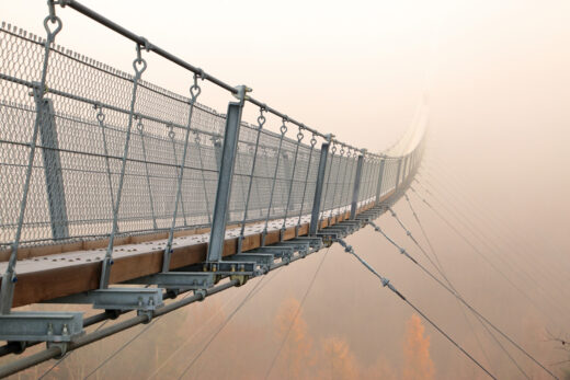 Foto: Performance Tests Hängebrücke im Nebel