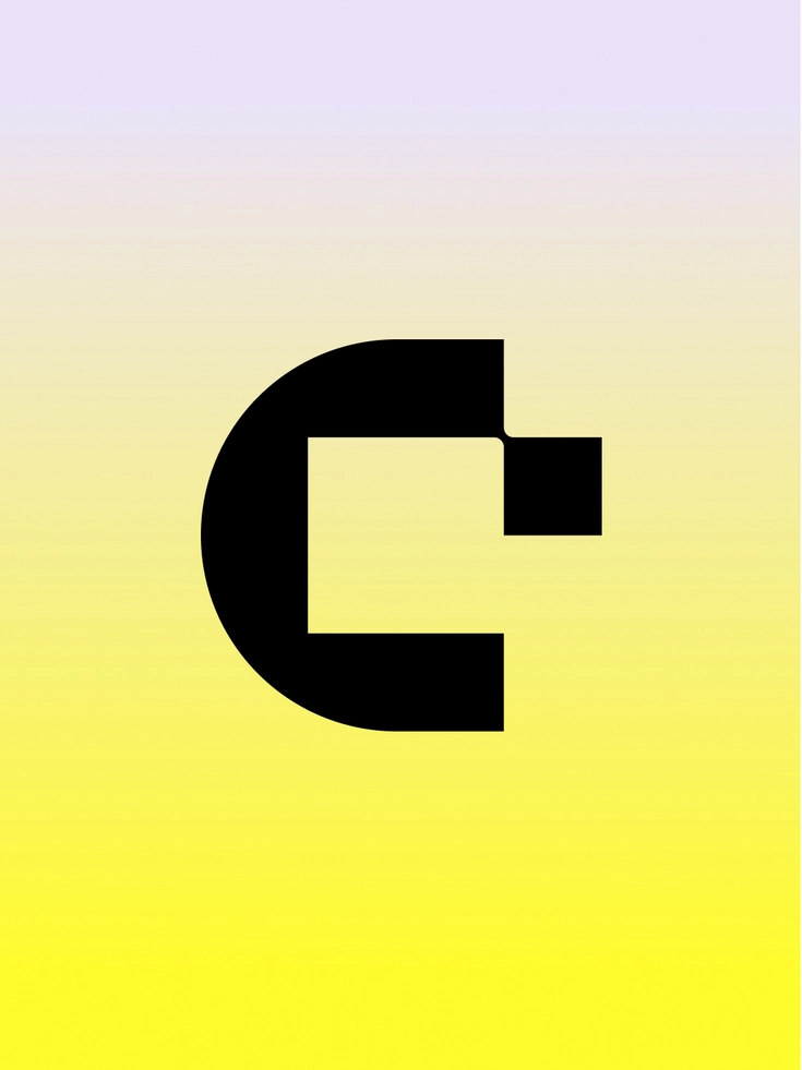 Schwarzes stilisiertes C-Symbol auf gelb-violettem Farbverlauf.
