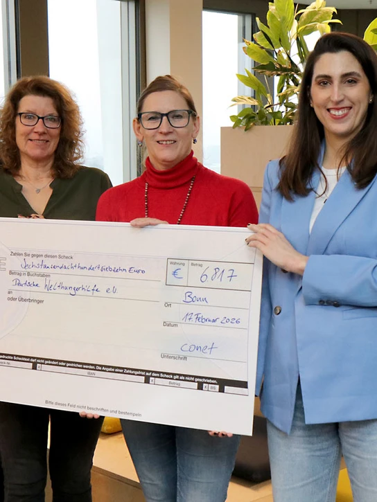 Foto: Übergabe Spendencheck Welthungerhilfe